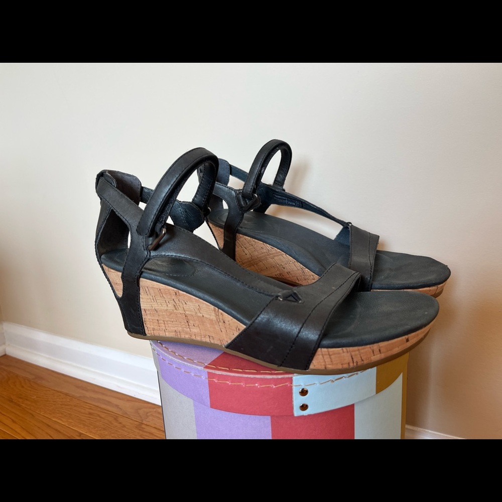 Teva cork sole leather strap wedges dark green women’s 9, never worn outside